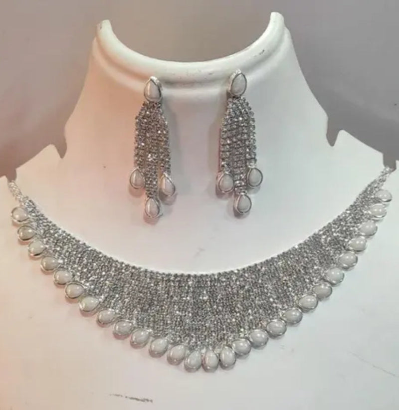 Artificial diamond necklace